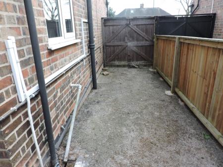 3 bedroom Semi-detached house to let in Perry Road, Sherwood, Nottingham, NG5