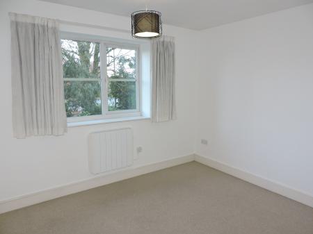 2 bedroom Flat to let in Plains Road, Mapperley, Nottingham, NG3