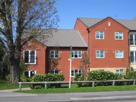 2 bedroom Flat to let in Plains Road, Mapperley, Nottingham, NG3
