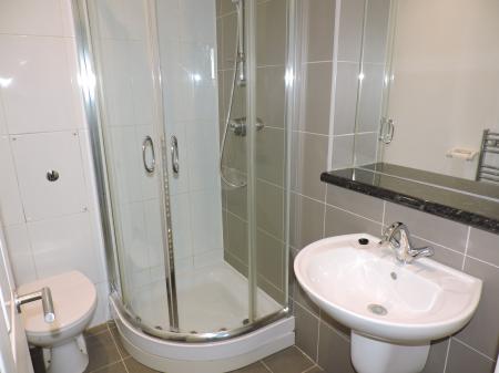 2 bedroom Flat to let in Plains Road, Mapperley, Nottingham, NG3
