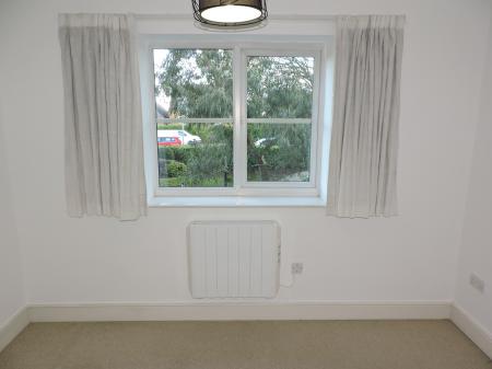 2 bedroom Flat to let in Plains Road, Mapperley, Nottingham, NG3