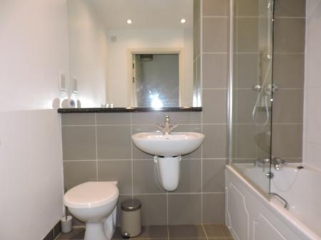 2 bedroom Flat to let in Plains Road, Mapperley, Nottingham, NG3
