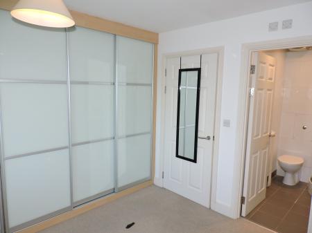 2 bedroom Flat to let in Plains Road, Mapperley, Nottingham, NG3