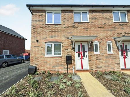 3 bedroom Semi-detached house to let in Starina Avenue, Nottingham, NG12