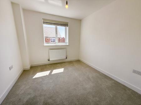 3 bedroom Semi-detached house to let in Starina Avenue, Nottingham, NG12