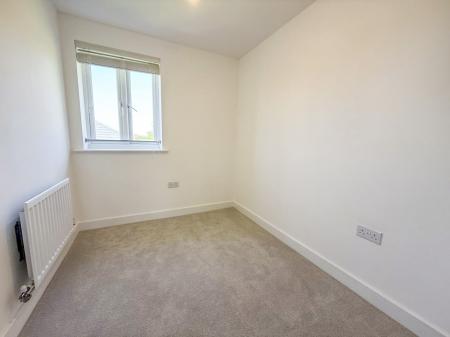 3 bedroom Semi-detached house to let in Starina Avenue, Nottingham, NG12
