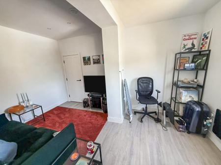 1 bedroom Flat to let in Meadow Road, Beeston, NG9