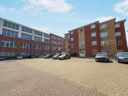2 bedroom Flat to let in Brook Court, Player Street, Nottingham, NG7