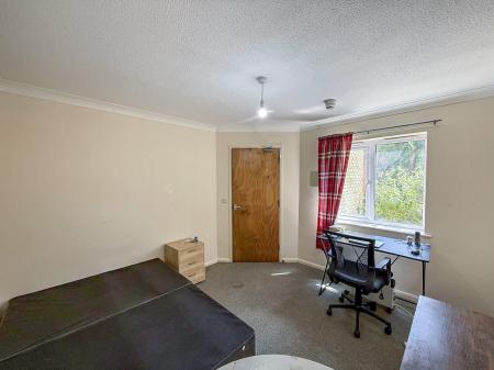 2 bedroom Flat to let in Brook Court, Player Street, Nottingham, NG7
