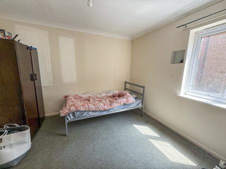 2 bedroom Flat to let in Brook Court, Player Street, Nottingham, NG7