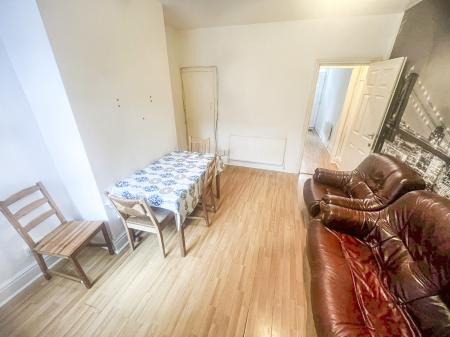 4 bedroom Terraced House for sale in Broxtowe Street, Nottinghamshire, Sherwood Nottingham, NG5