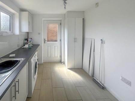 4 bedroom Detached house to let in Lambley Lane, Nottingham, Gedling, NG4