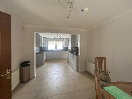 4 bedroom Detached house to let in Lambley Lane, Nottingham, Gedling, NG4