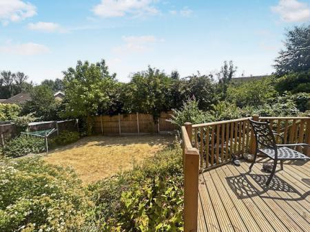 4 bedroom Detached house to let in Lambley Lane, Nottingham, Gedling, NG4
