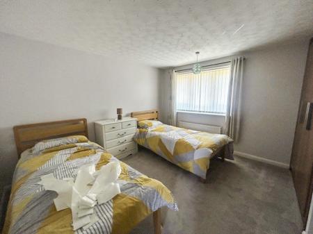 4 bedroom Detached house to let in Lambley Lane, Nottingham, Gedling, NG4