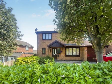 4 bedroom Detached house to let in Lambley Lane, Nottingham, Gedling, NG4