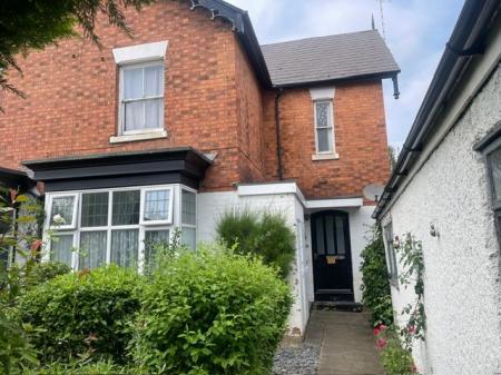 2 bedroom Flat to let in High Road, Chilwell, NG9
