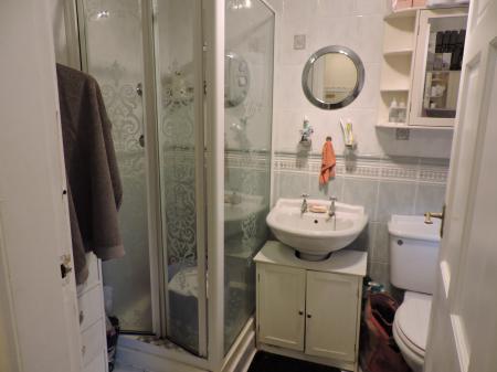 2 bedroom Ground floor maisonette for sale in Sherebrooke Road, Nottingham, NG5
