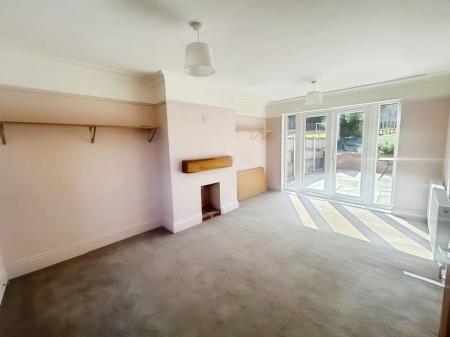 4 bedroom Semi-detached house to let in Valley Road, Sherwood, Nottingham, NG5