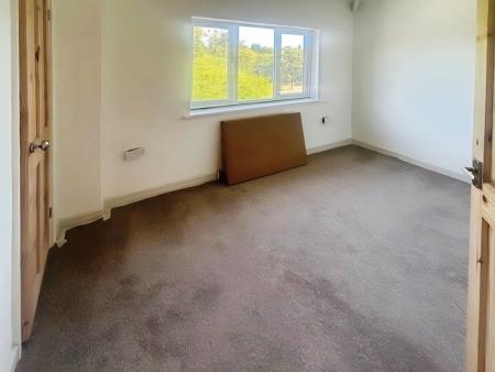 4 bedroom Semi-detached house to let in Valley Road, Sherwood, Nottingham, NG5
