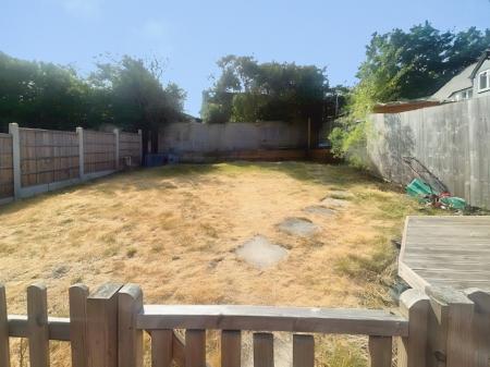 4 bedroom Semi-detached house to let in Valley Road, Sherwood, Nottingham, NG5