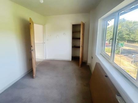 4 bedroom Semi-detached house to let in Valley Road, Sherwood, Nottingham, NG5