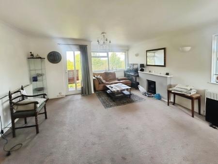 2 bedroom Flat to let in Wyndham Mews, Sherwood, Nottingham, NG3