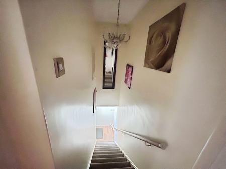 2 bedroom Flat to let in Wyndham Mews, Sherwood, Nottingham, NG3