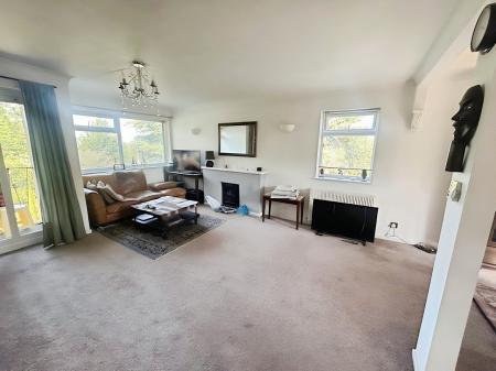 2 bedroom Flat to let in Wyndham Mews, Sherwood, Nottingham, NG3