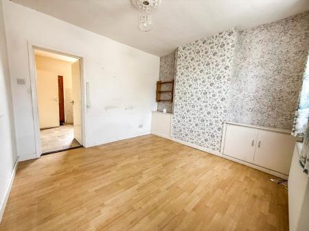 2 bedroom Flat for sale in Wellington Street, Nottingham, Eastwood, NG16