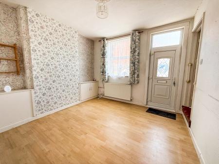 2 bedroom Flat for sale in Wellington Street, Nottingham, Eastwood, NG16