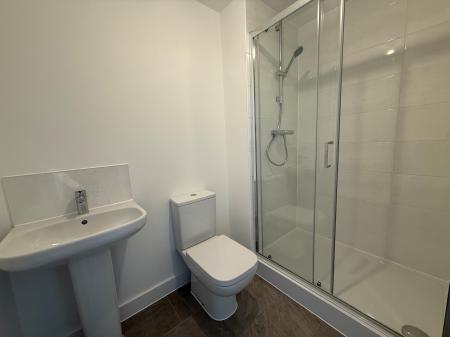 3 bedroom Semi-detached house to let in Starina Avenue, Nottingham, NG12