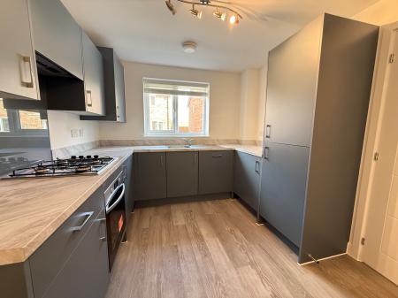 3 bedroom Semi-detached house to let in Starina Avenue, Nottingham, NG12