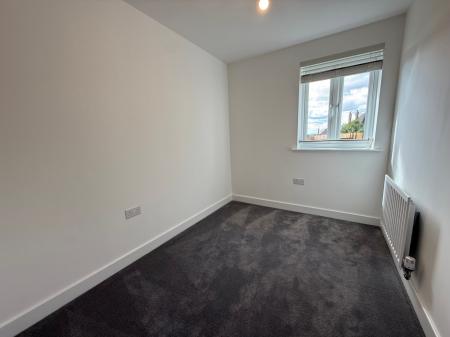 3 bedroom Semi-detached house to let in Starina Avenue, Nottingham, NG12