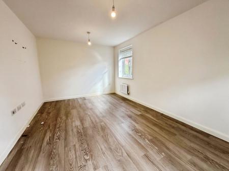 4 bedroom Detached house to let in Josephine Grove, Nottingham, NG12