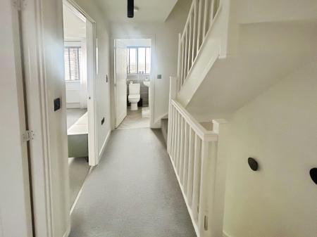 4 bedroom Semi-detached house for sale in Magenta Way, Burton Joyce, NG14