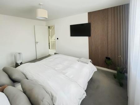 4 bedroom Semi-detached house for sale in Magenta Way, Burton Joyce, NG14