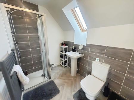 4 bedroom Semi-detached house for sale in Magenta Way, Burton Joyce, NG14