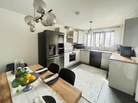 4 bedroom Semi-detached house for sale in Magenta Way, Burton Joyce, NG14