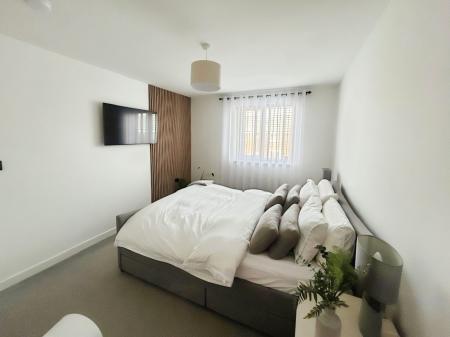 4 bedroom Semi-detached house for sale in Magenta Way, Burton Joyce, NG14