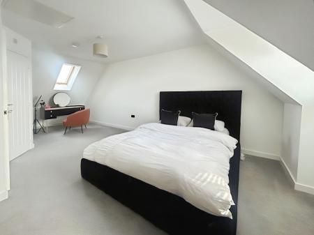 4 bedroom Semi-detached house for sale in Magenta Way, Burton Joyce, NG14