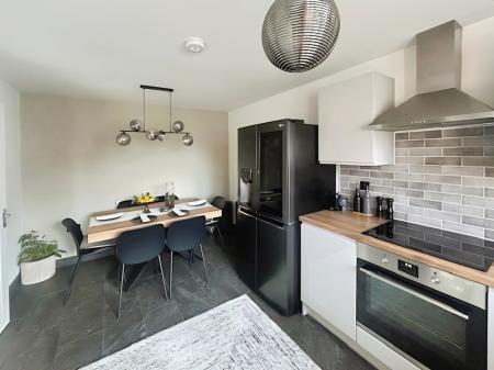 4 bedroom Semi-detached house for sale in Magenta Way, Burton Joyce, NG14