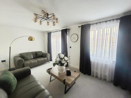 4 bedroom Semi-detached house for sale in Magenta Way, Burton Joyce, NG14