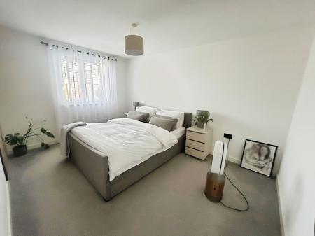 4 bedroom Semi-detached house for sale in Magenta Way, Burton Joyce, NG14