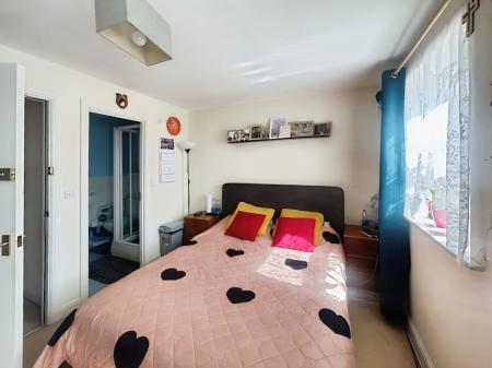 3 bedroom Semi-detached house for sale in Pavior Road, Bestwood, NG5