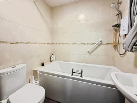 2 bedroom Flat to let in Magdala Road, Mapperley, Mapperley, Nottingham, NG3