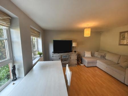 2 bedroom Flat for sale in Sheridan Way, Sherwood Nottingham, NG5