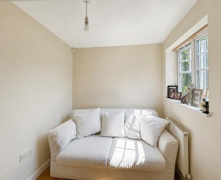 2 bedroom Flat for sale in Sheridan Way, Sherwood Nottingham, NG5