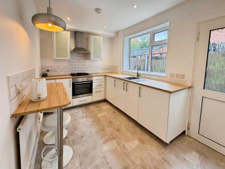 3 bedroom Terraced House to let in Littleworth, Forest Town, Mansfield, NG18