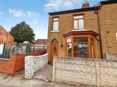 3 bedroom Terraced House to let in Littleworth, Forest Town, Mansfield, NG18